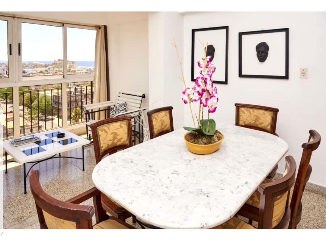 Apartamento en el Vedado con excelentes vistas