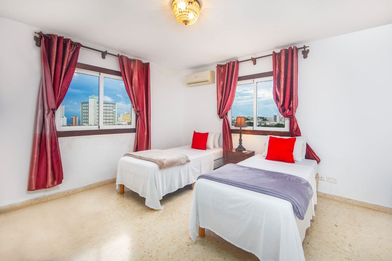 apartamento en Vedado, renta de apartamentos en La Habana, alojamiento en Vedado, apartamento 4 habitaciones Vedado, alquiler vacacional La Habana