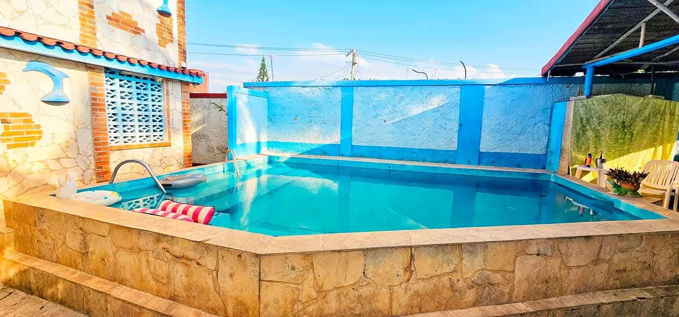 Casa en santa fe con piscina y planta electrica