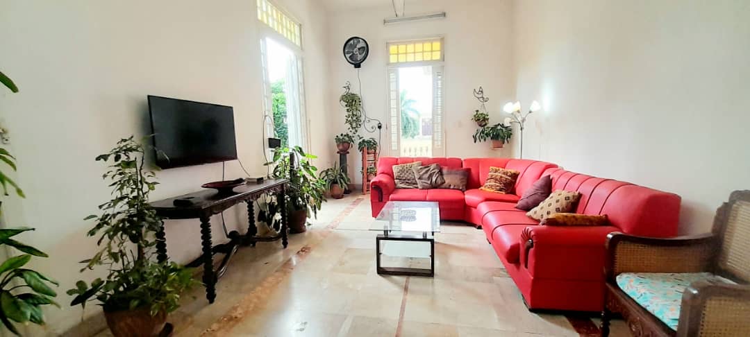 Casa de 3 habitaciones en el Vedado, habitaciones independientes