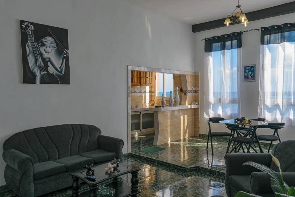 apartamento con vista al mar, vedado
