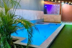 casa con piscina en Boyeros para parejas o grupos pequeños