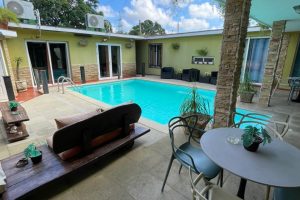casa en Boyeros con piscina cerca del aeropuerto
