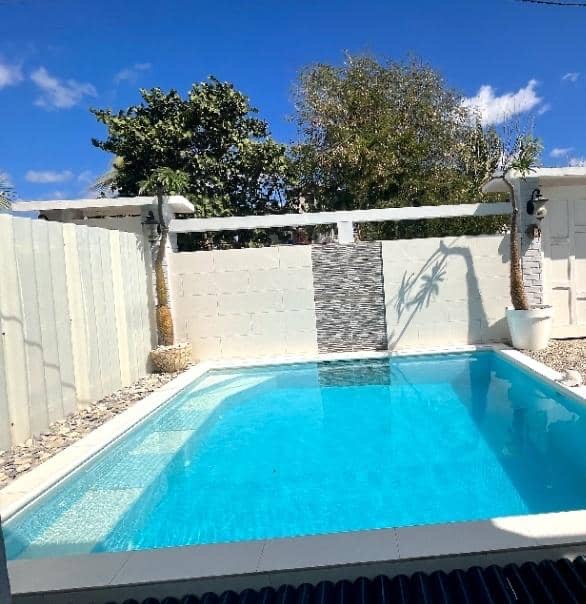 casa-en-guanabo-de-lujo-con-piscina-y-paneles-solares