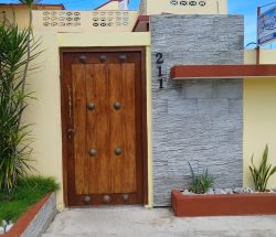 casa en varadero cerca del mar con habitaciones independientes