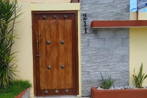 casa en varadero cerca del mar con habitaciones independientes