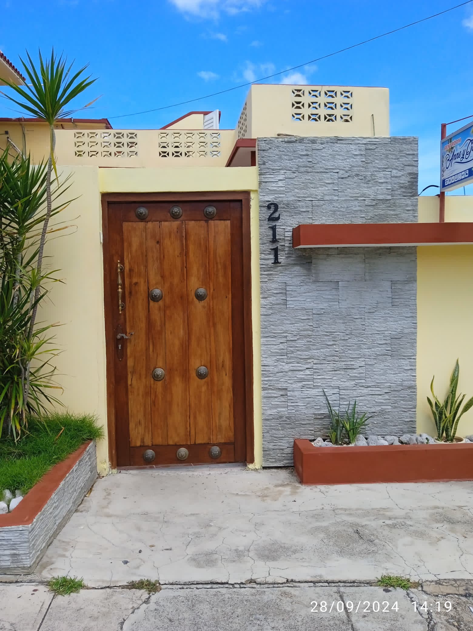 casa en varadero cerca del mar con habitaciones independientes