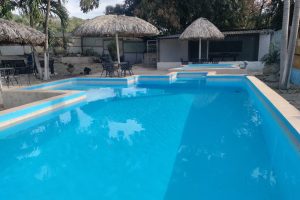 piscina económica en Arroyo naranjo con billar y juegos