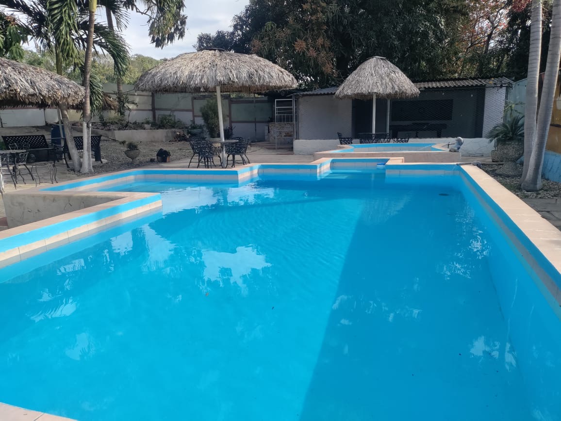 piscina económica en Arroyo naranjo con billar y juegos