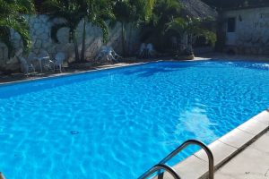 piscina en Aldabó, Boyeros para pasadía o pasanoche (
