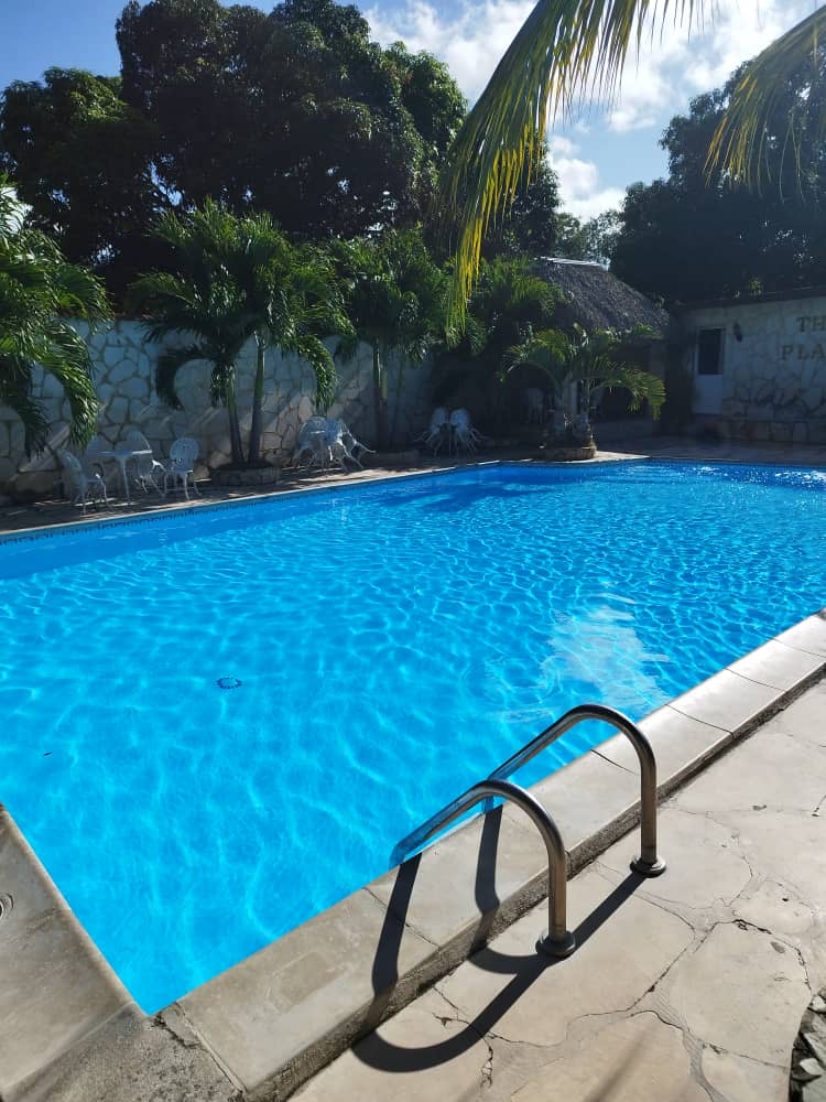 piscina en Aldabó, Boyeros para pasadía o pasanoche (