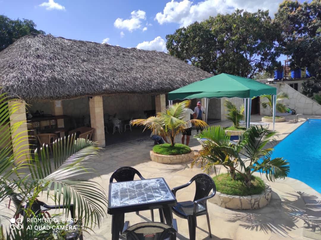 piscina en Aldabó, Boyeros para pasadía o pasanoche (