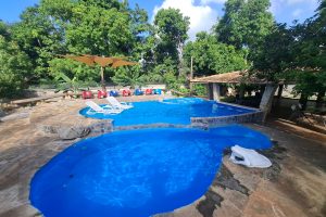 piscina en boyeros, el chico con jacuzzi y salón para eventos