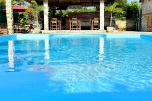 piscina-michel-en-Diez-de-octubre-sevillano-pasadia-en-la-habana