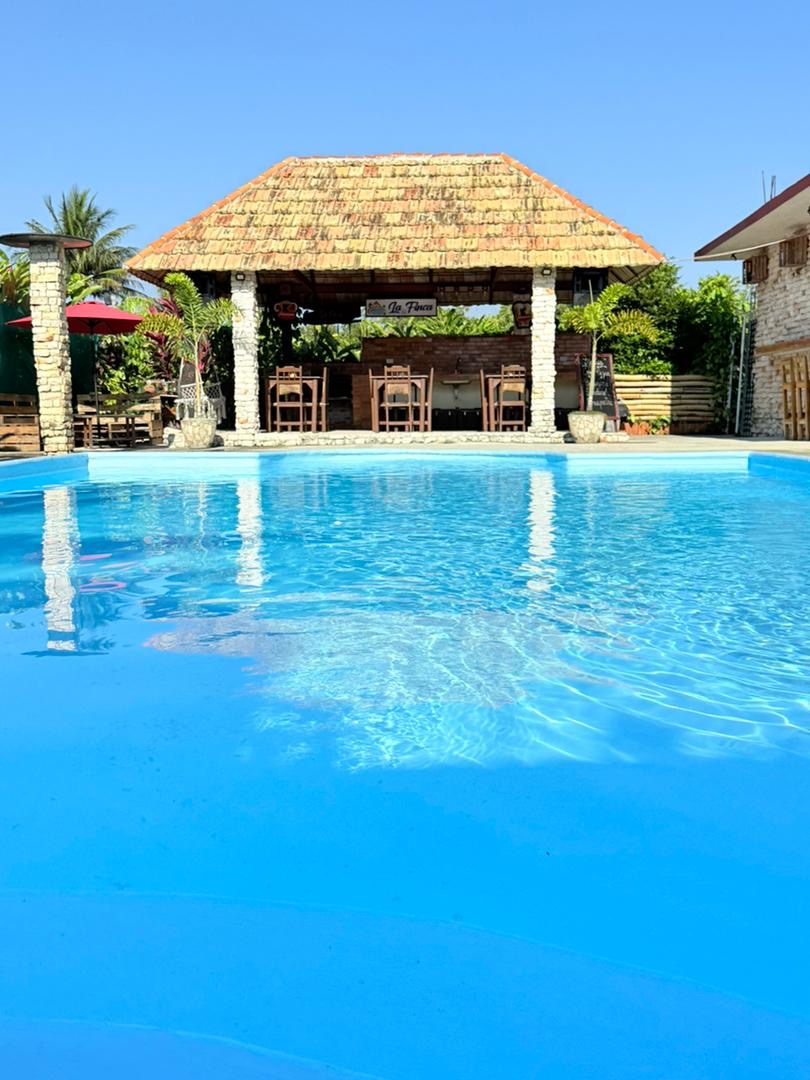 piscina-michel-en-Diez-de-octubre-sevillano-pasadia-en-la-habana