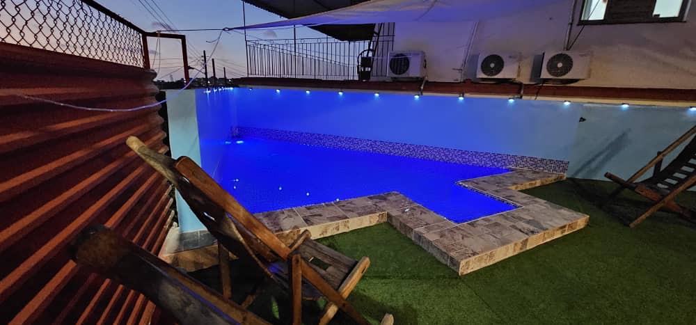 piscina-privado-en-Lawton-Diez-de-Octubre-para-grupos-pequenos